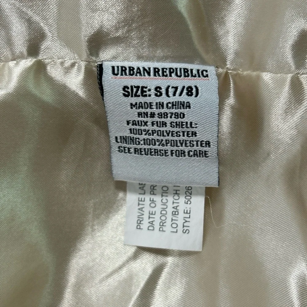 URBAN REPUBLIC Jacket Girls Size 7/8 Off White‎ Faux Fur Fuzzy Cozy Warm